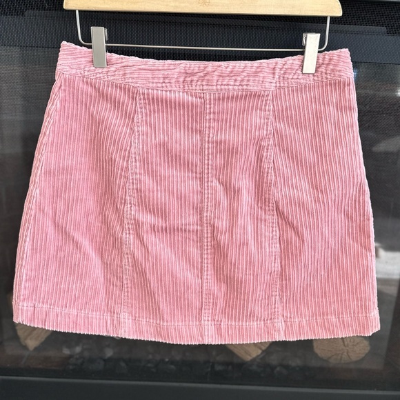 DIVIDED H&M Short skirt Pink/corduroy - Ladies Size 10 - Picture 4 of 9